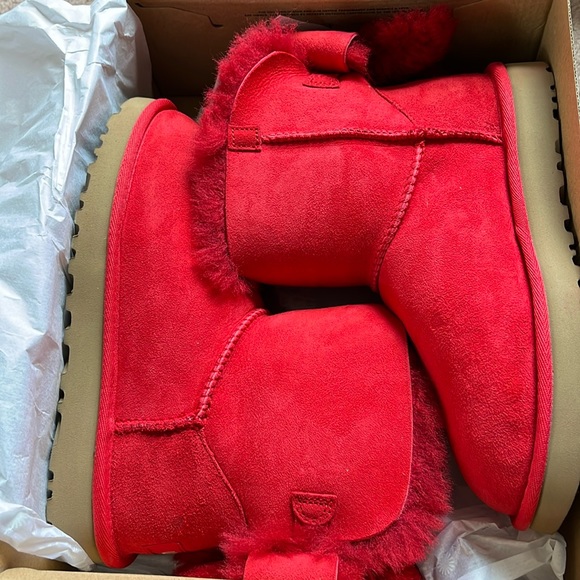 UGG Classic Heritage Bow - Picture 1 of 5